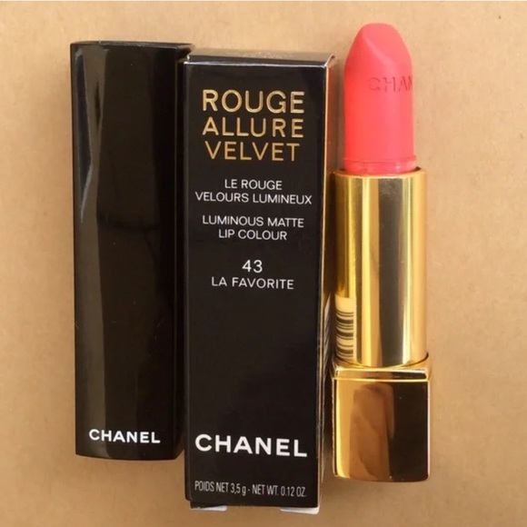 Rouge Allure Velvet Luminous Matte 43 La Favorite - Picture 4 of 6
